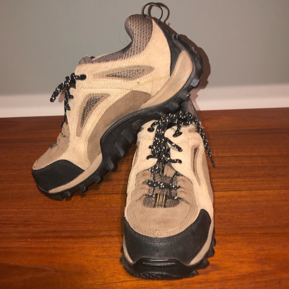 Timberland Shoes - Timberland Steel Toe Lace Up Boots - Tan and Black